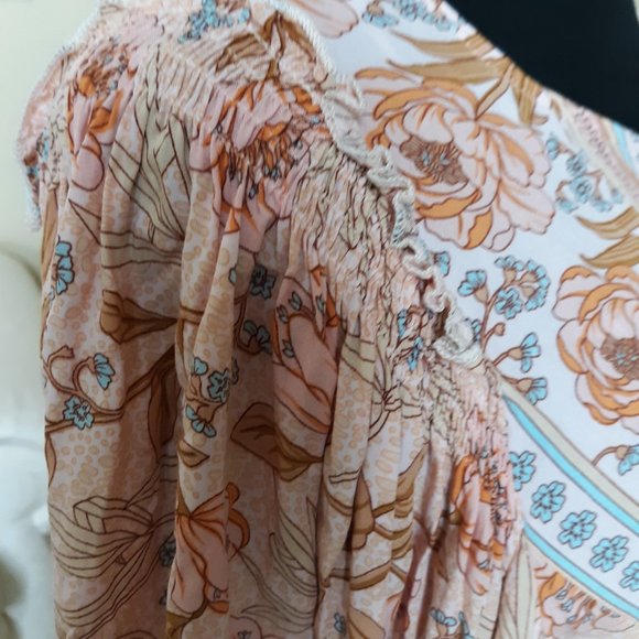 GiGio Size S Peach/White boho top EUC - Picture 6 of 12